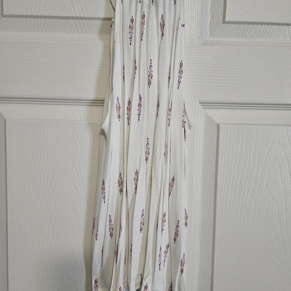 Women's Summer Top Size Small - Picture 2 of 5